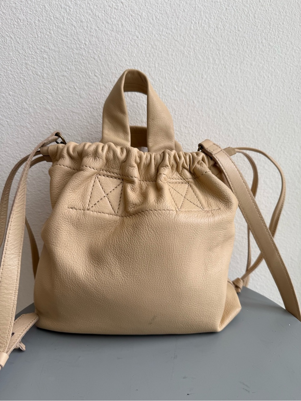 Madewell Beige Drawstring Leather Crossbody Bag - Picture 2 of 8